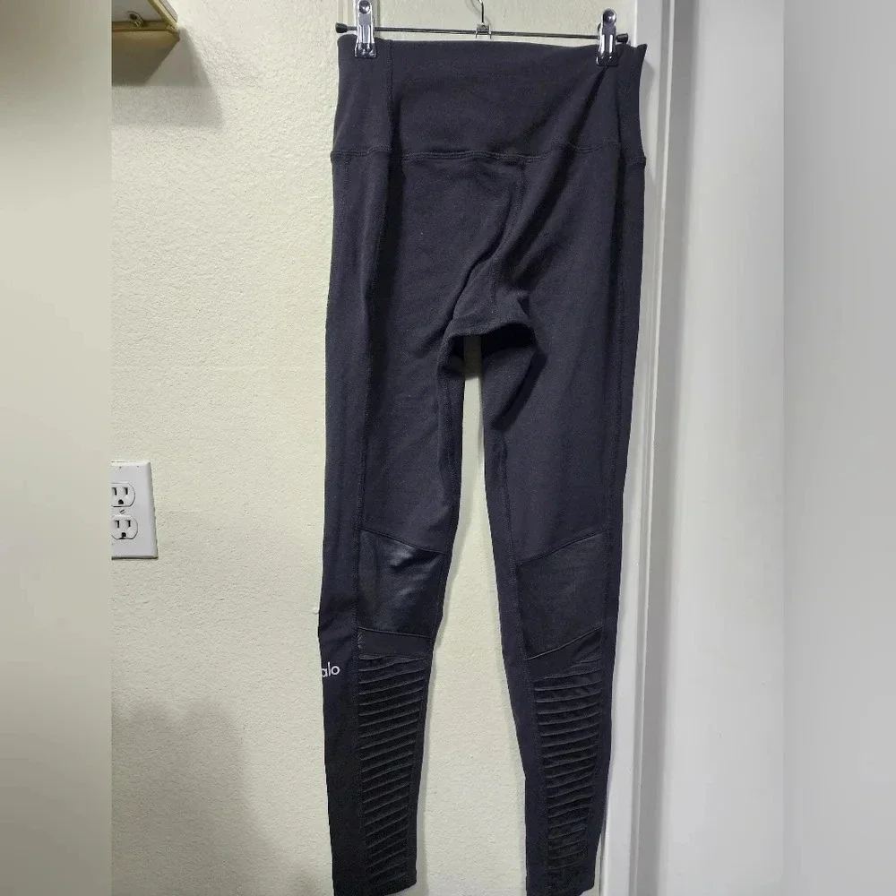 ALO YOGA High-Rise Moto Leggings Size Small Gym Outdoors Running Casual